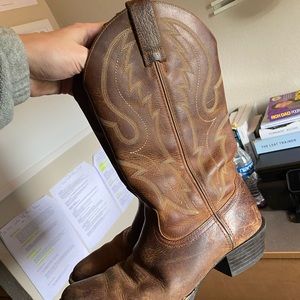 Size 9.5 Ariat Boots